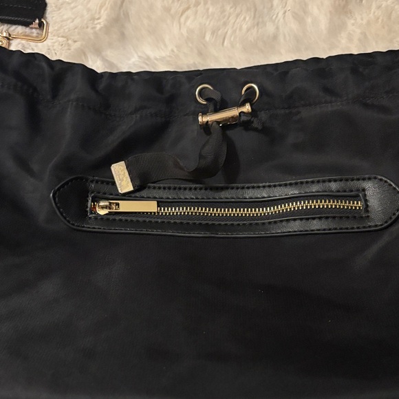 Elegant Black Shoulder Bag with Camouflage Strap - Picture 3 of 9